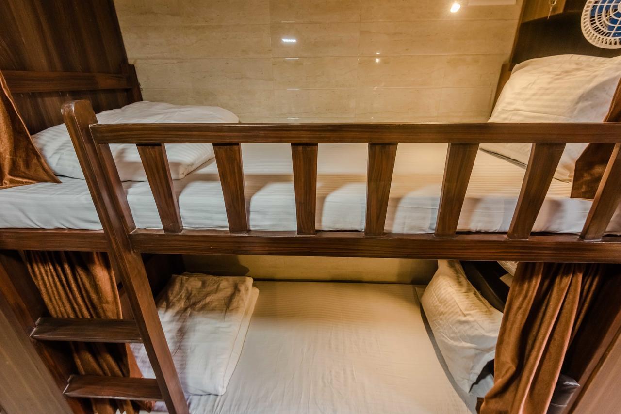 Awesome Dormitory - Men Only Bombay Esterno foto
