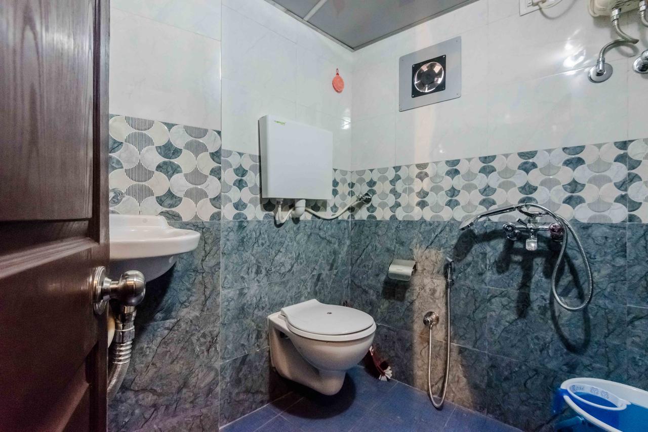 Awesome Dormitory - Men Only Bombay Esterno foto