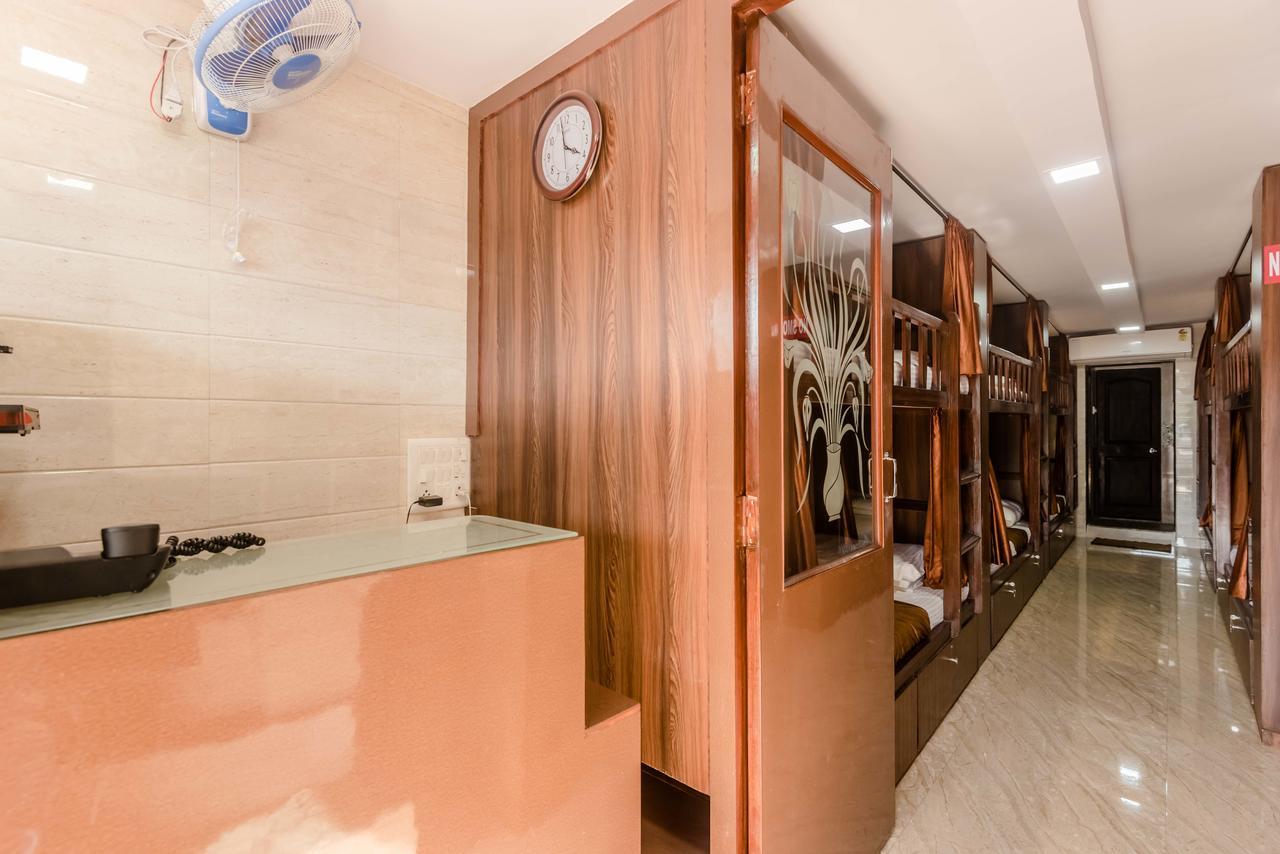 Awesome Dormitory - Men Only Bombay Esterno foto
