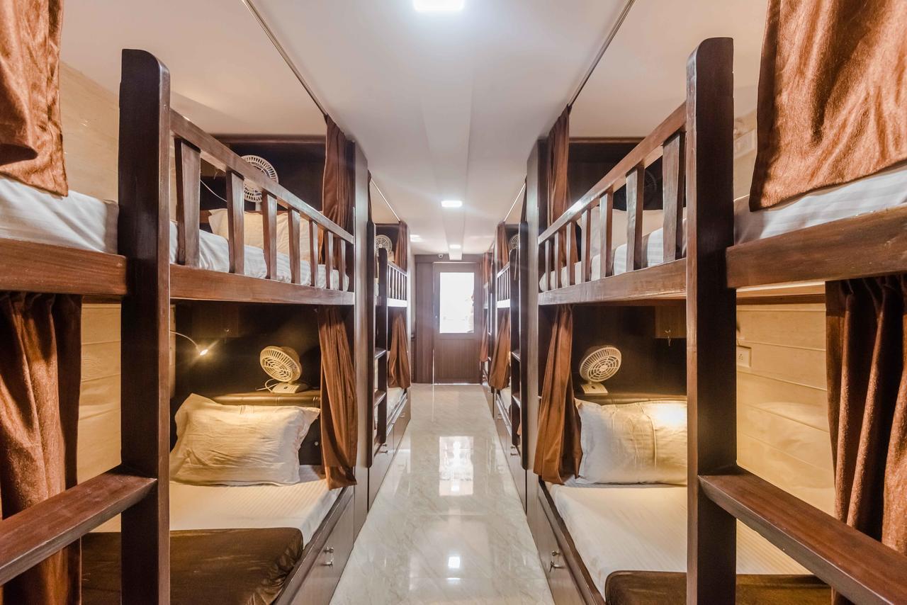 Awesome Dormitory - Men Only Bombay Esterno foto
