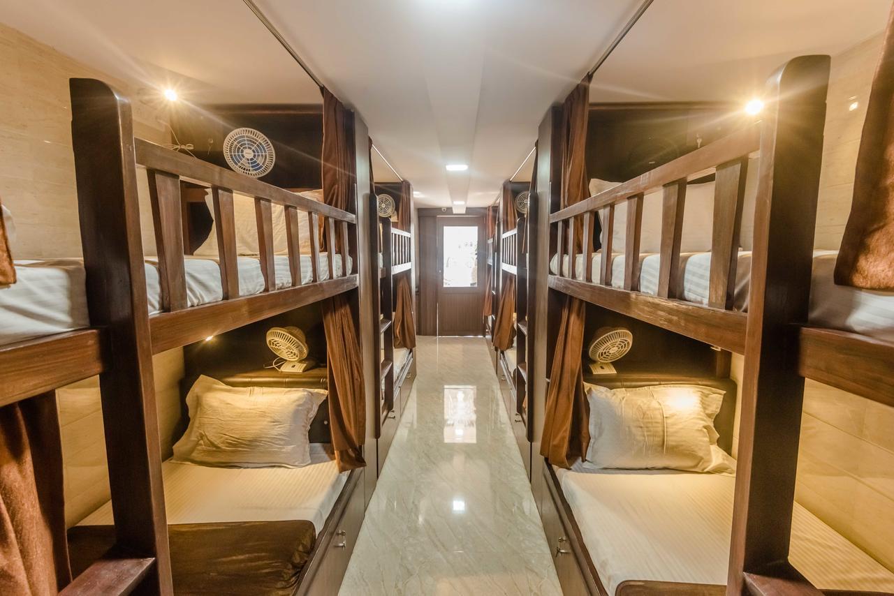 Awesome Dormitory - Men Only Bombay Esterno foto